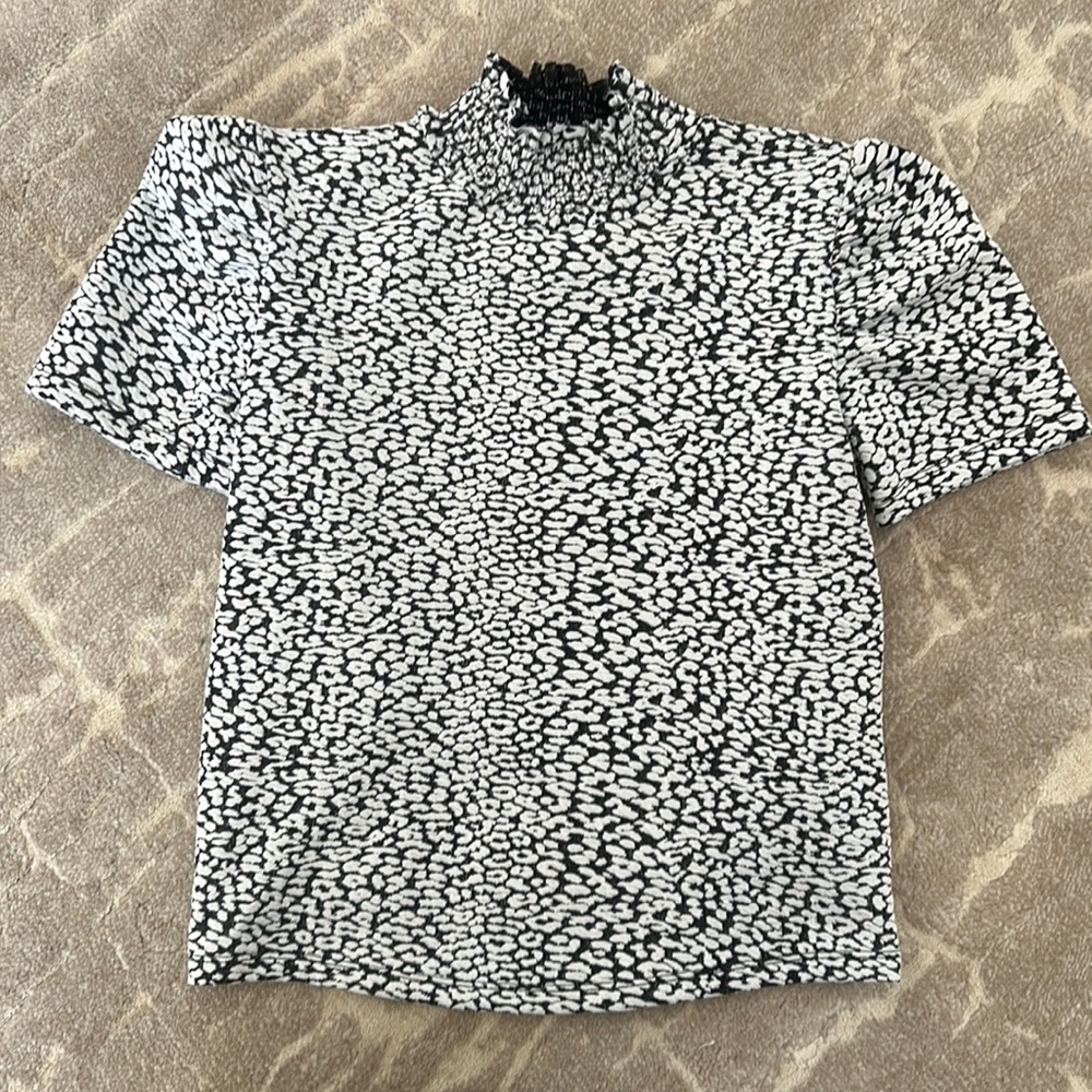 Zara shirt size small